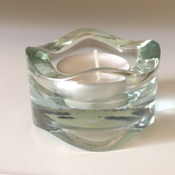 Wavy glass votive candle holder - Picture 1 of 5